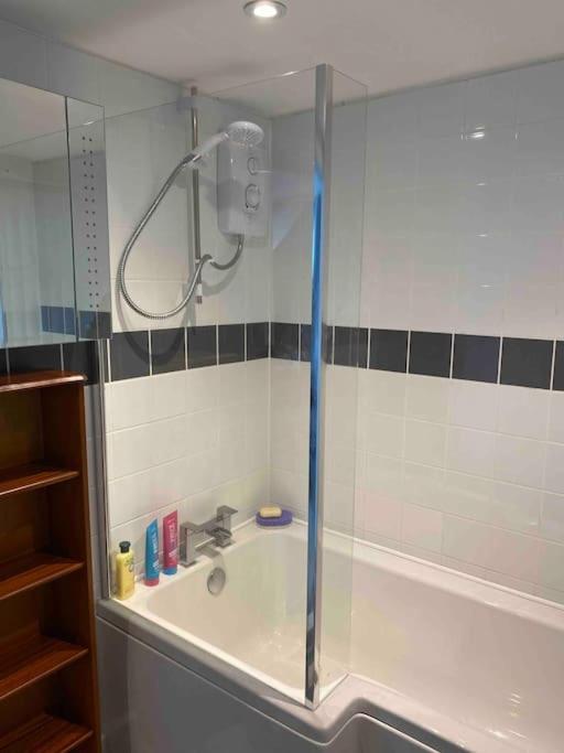 Helens Haven First Floor Apartment Via Stairs プレストン エクステリア 写真